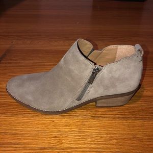 Lucky Brand zip up low heel booties